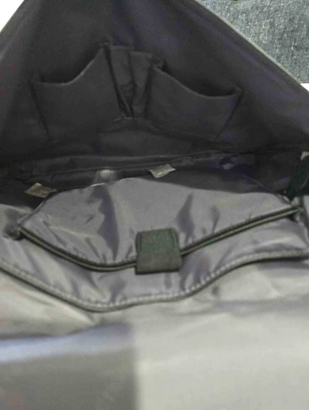 Kenneth Cole Reaction Black  Crossbody Messenger